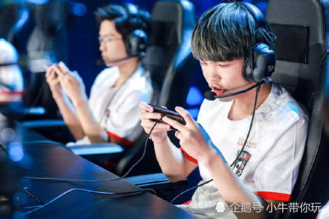 他强调的是 他强调的是